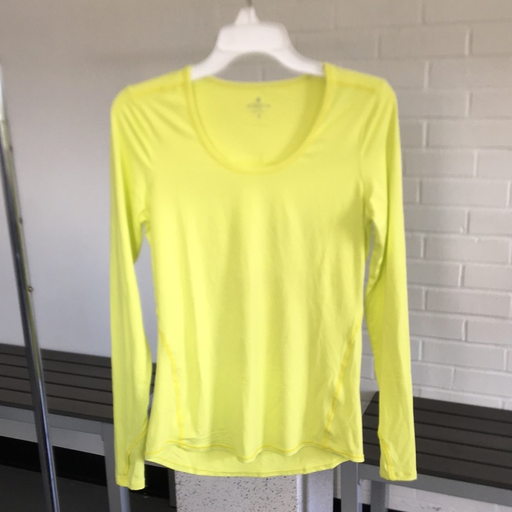Athleta Chi long sleeve Yellow fitness top - s